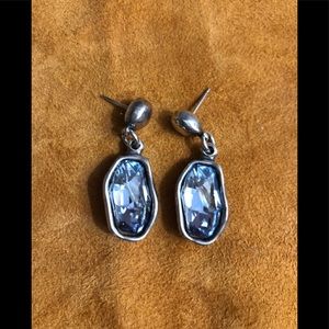 UNOde50 Earrings-EUC